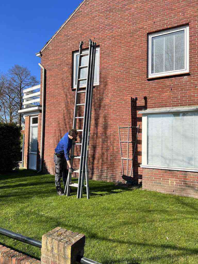 Dronten schoorsteenveger huis ladder